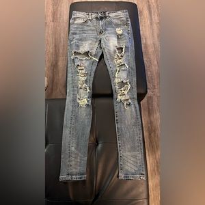 Great pair of jeans! Worn once. Super cute!